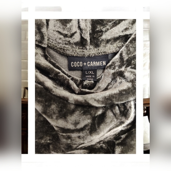 Coco + Carmen L/XL Crushed Velvet Green Mini - Picture 4 of 4